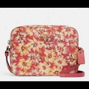 COACH MINI CAMERA VINTAGE DAISY SCRIPT PRINT BNWT